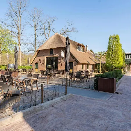 Holiday home Pimpelmees Hulshorst