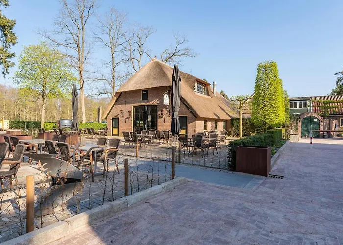 Holiday home Pimpelmees Hulshorst